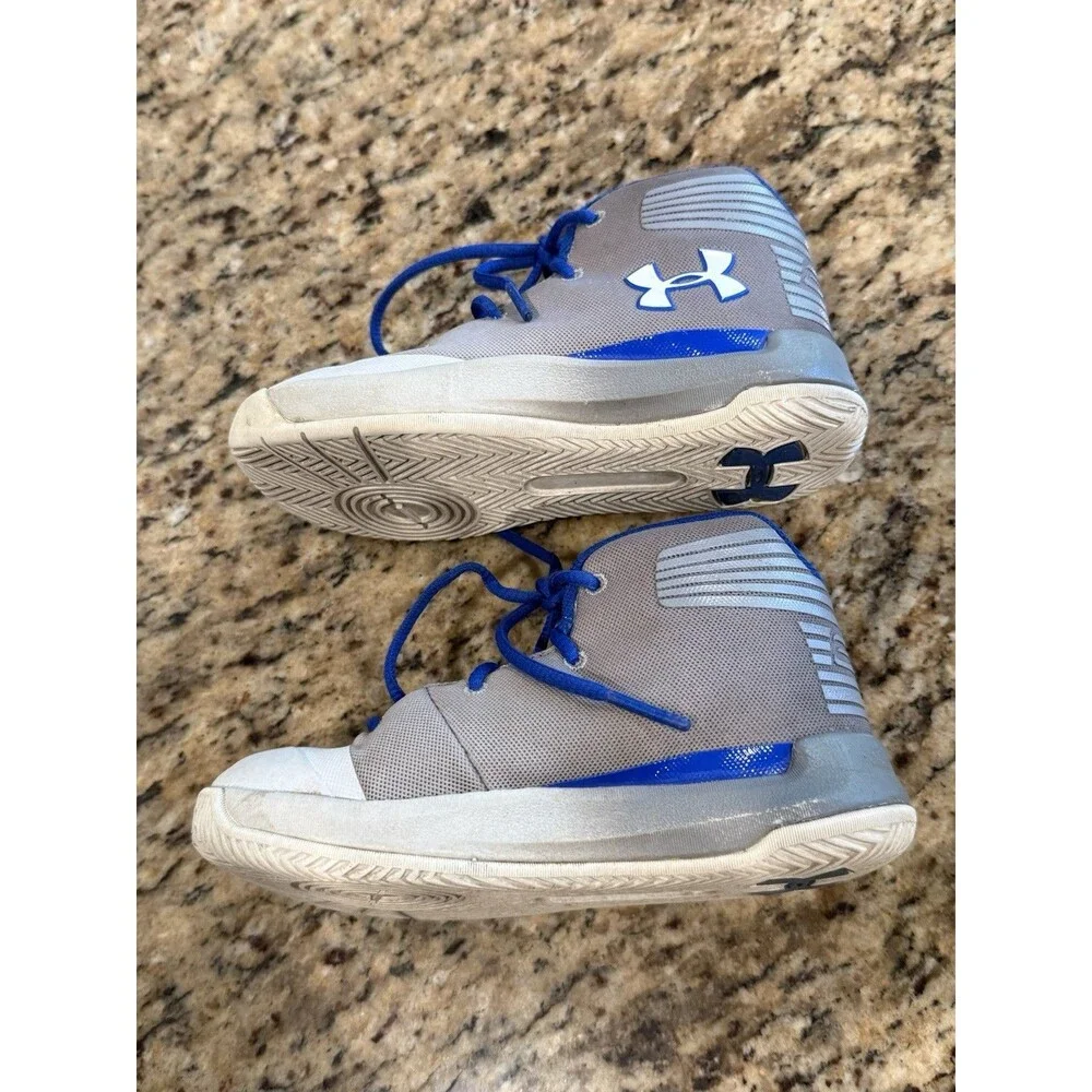 Under Armour gray and blue toddler boy size 8 Athletic Sports sneakers